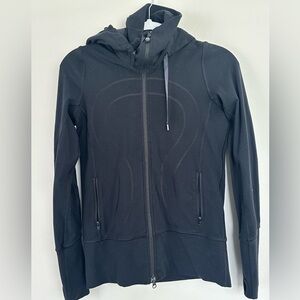 Lululemon hooded Define luon sz 4 / M Black
A227